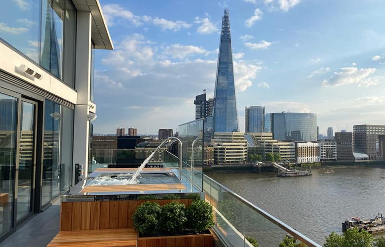 Rooftop stainless steel hot tub in london