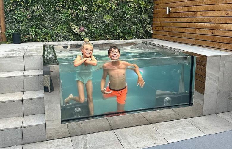 Window Fronted Hot Tub