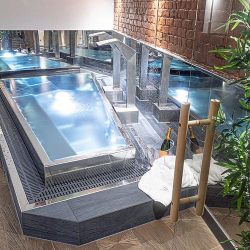 bespoke stainless steel spa pool in luxury spa
